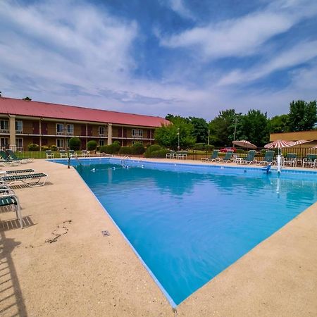 Red Roof Inn Χοτ Σπρινγκς Εξωτερικό φωτογραφία