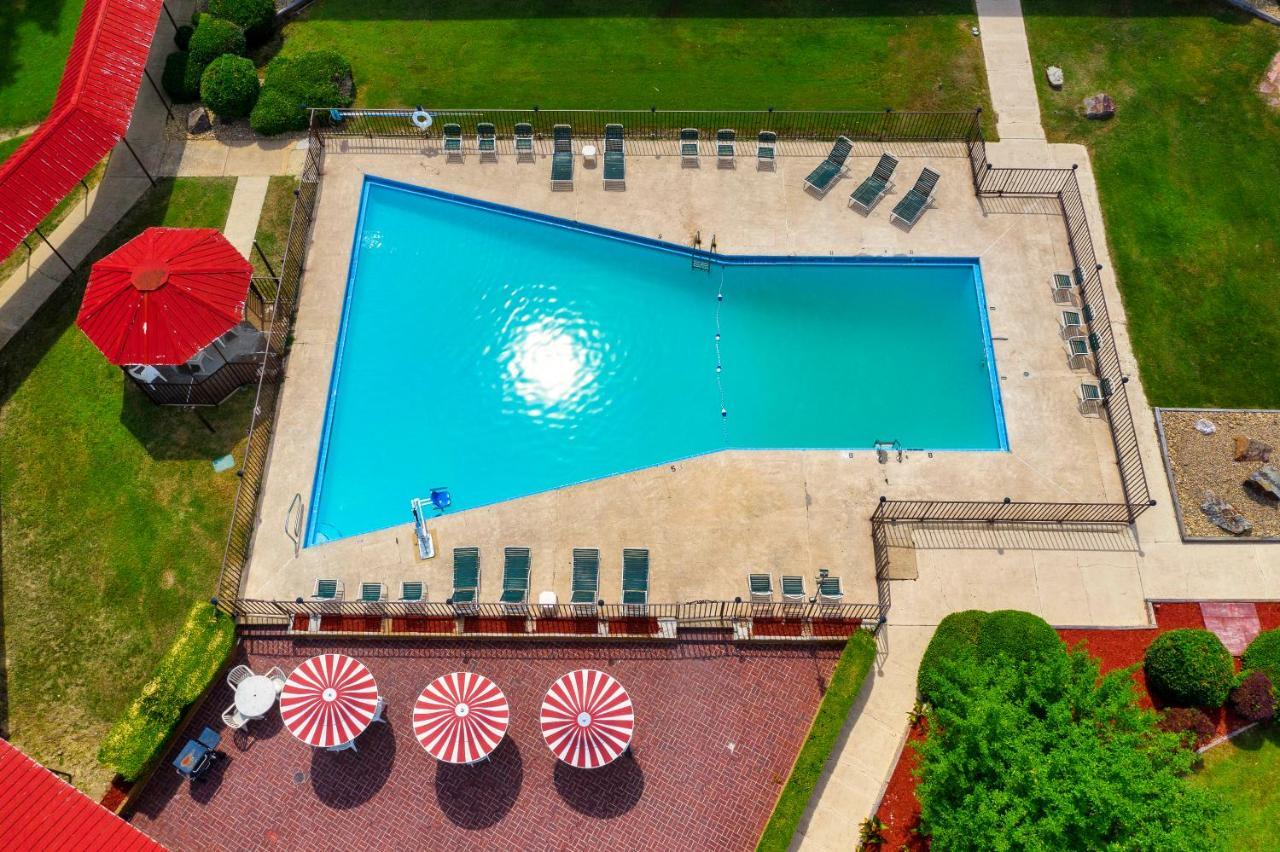Red Roof Inn Χοτ Σπρινγκς Εξωτερικό φωτογραφία