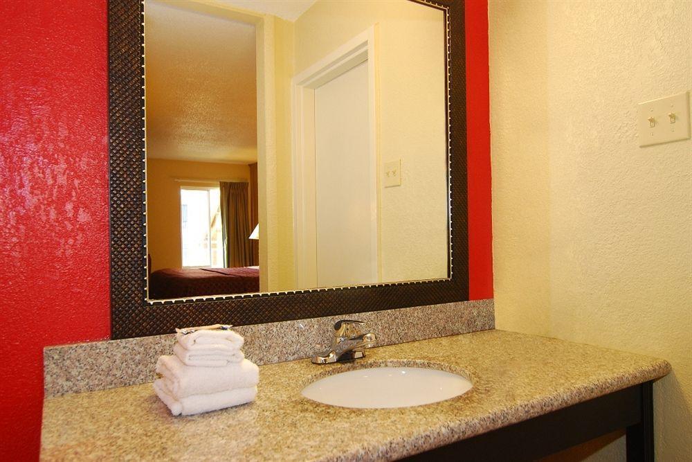 Red Roof Inn Χοτ Σπρινγκς Εξωτερικό φωτογραφία