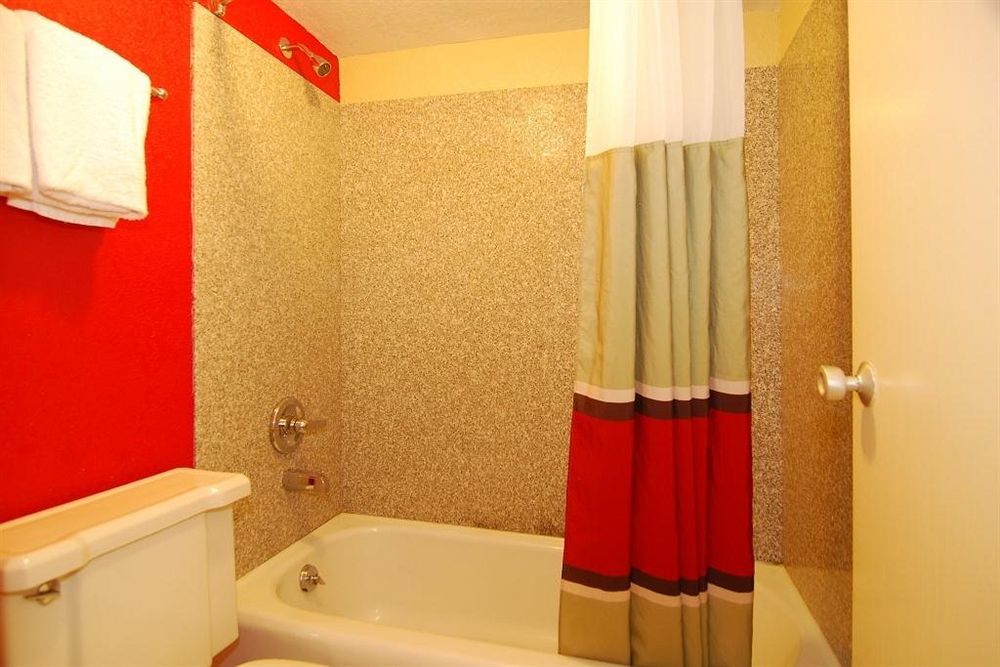 Red Roof Inn Χοτ Σπρινγκς Εξωτερικό φωτογραφία